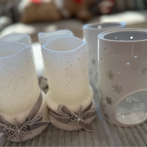 PIER ONE IMPORTS BEADED SNOWFLAKE CHRISTMAS LOT - Picture 4 of 12